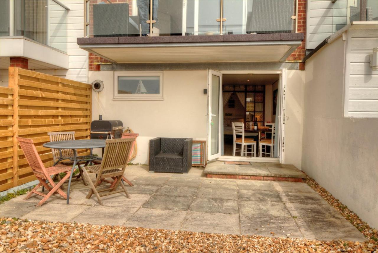Pass The Keys Shore To Please - Sea Views And Beach Front Modern 1Bed Apt With Sofabed Portsmouth Exteriör bild