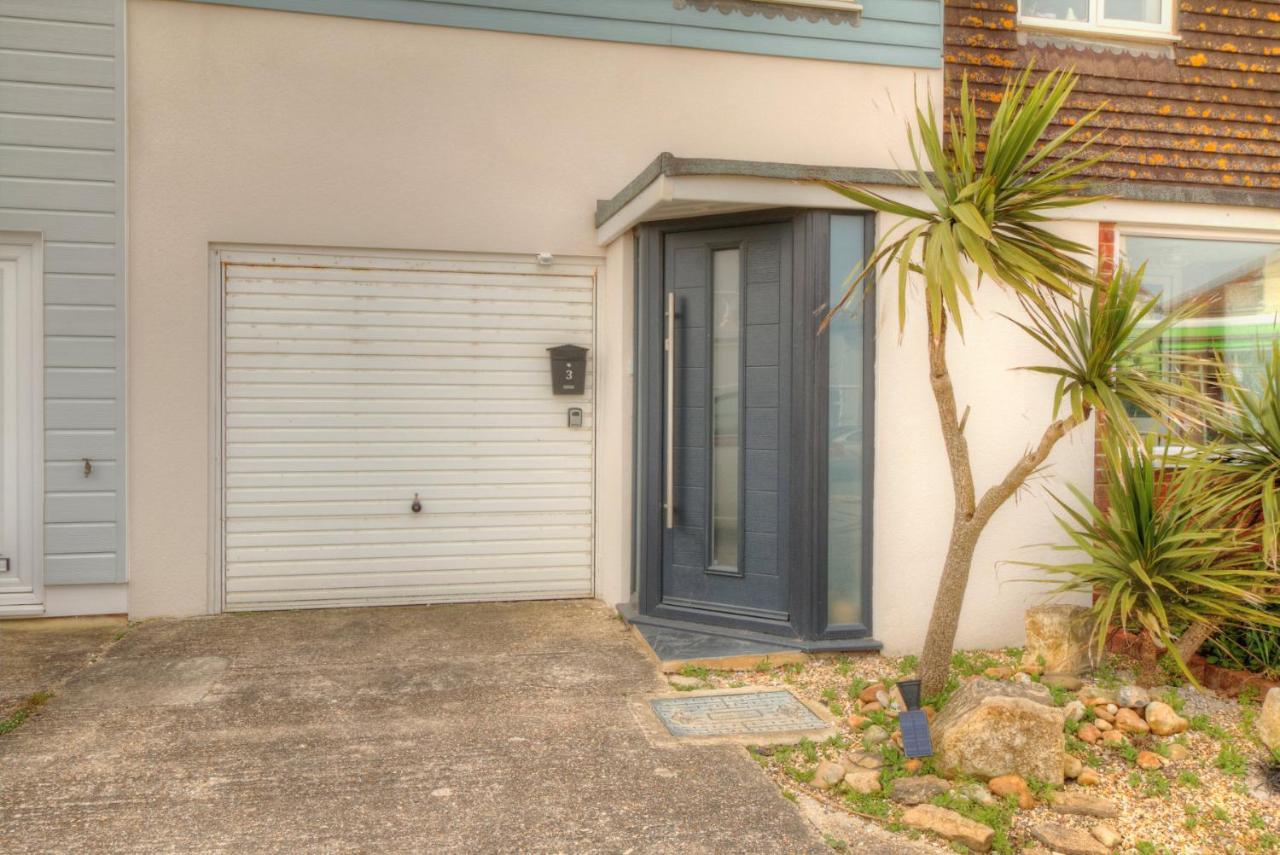 Pass The Keys Shore To Please - Sea Views And Beach Front Modern 1Bed Apt With Sofabed Portsmouth Exteriör bild